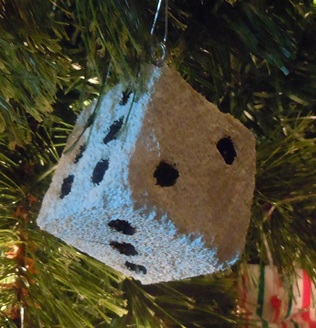 how to make a dice ornament